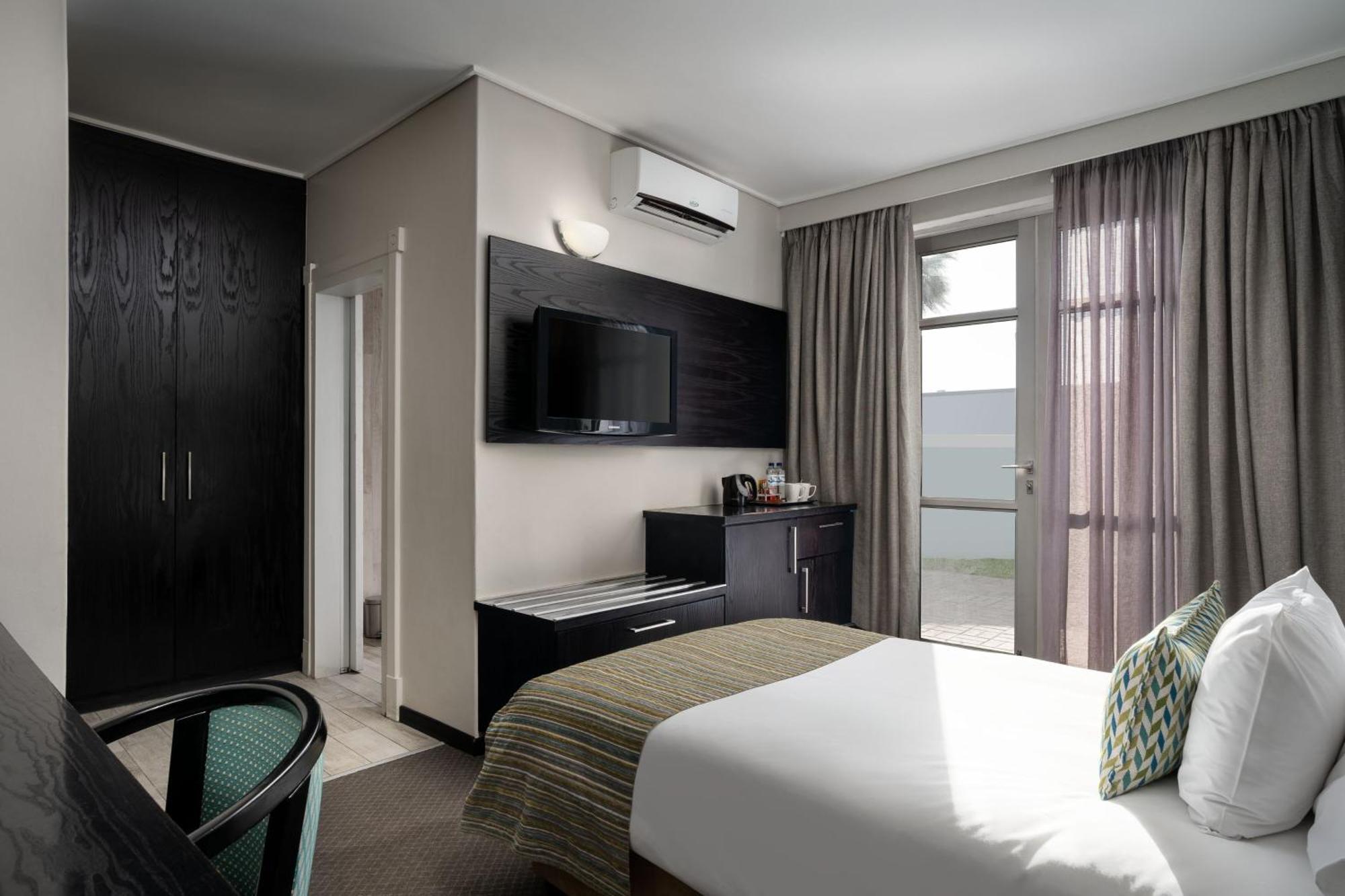Protea Hotel By Marriott Walvis Bay Indongo Екстериор снимка