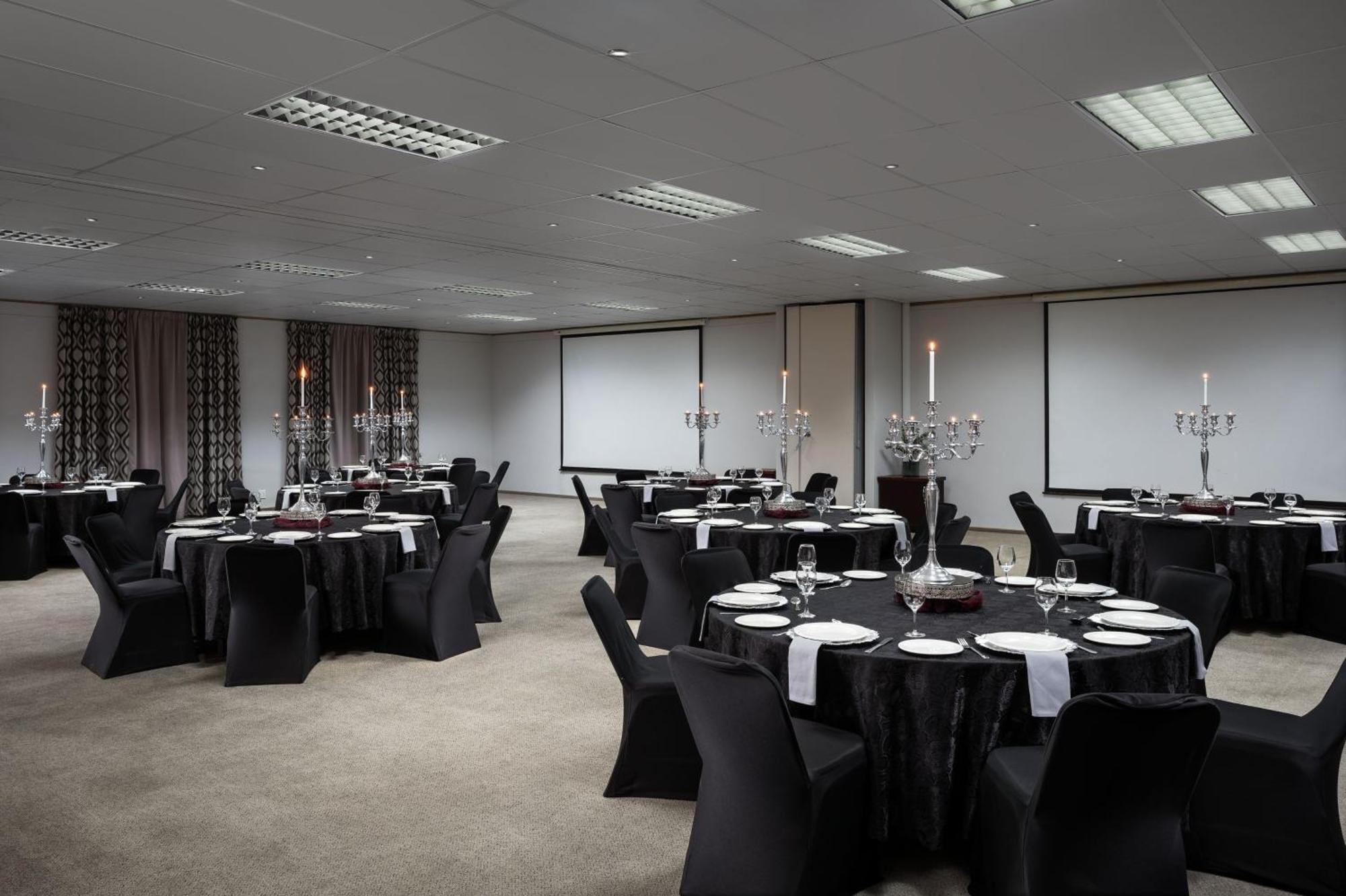 Protea Hotel By Marriott Walvis Bay Indongo Екстериор снимка