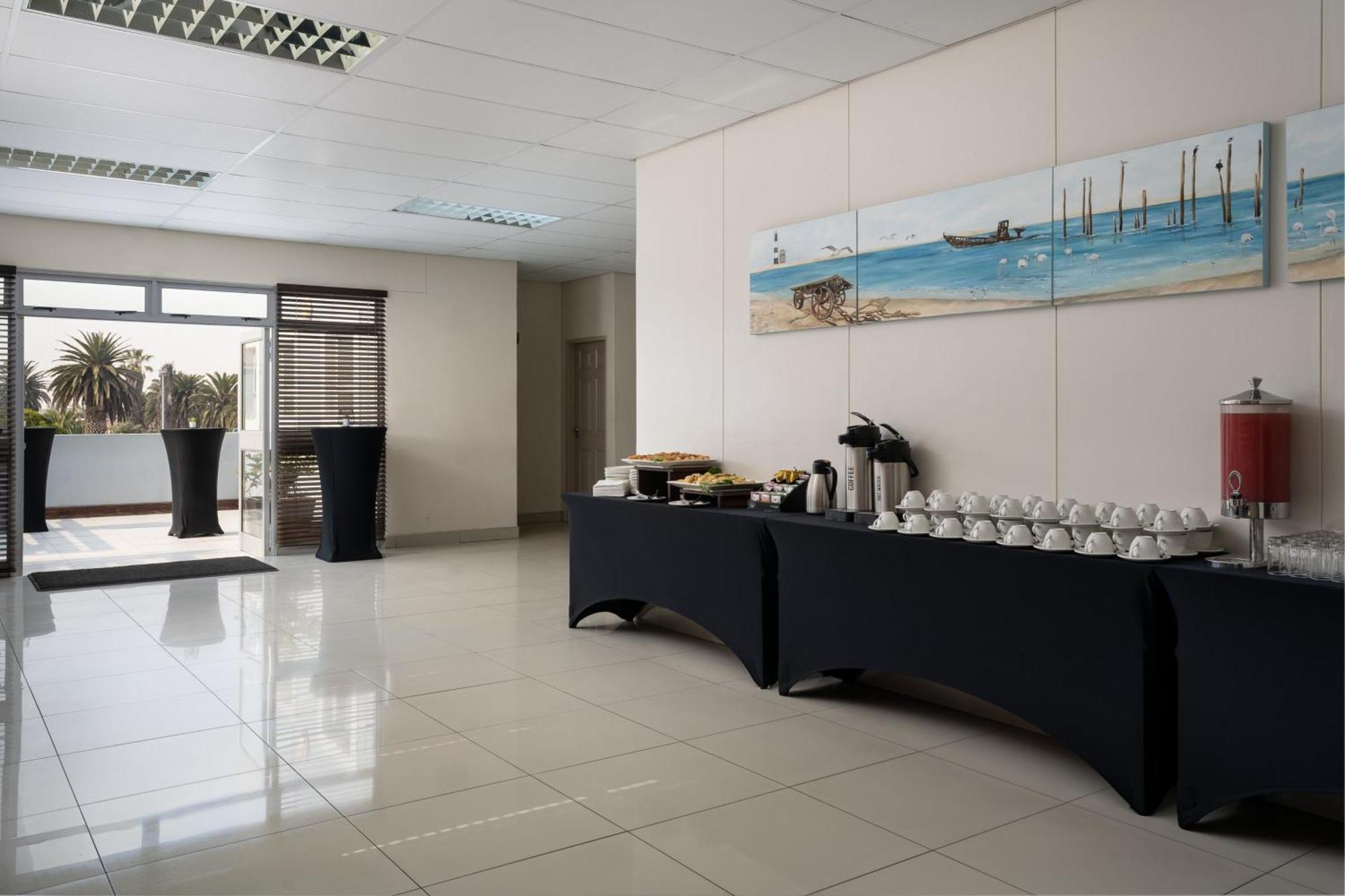 Protea Hotel By Marriott Walvis Bay Indongo Екстериор снимка
