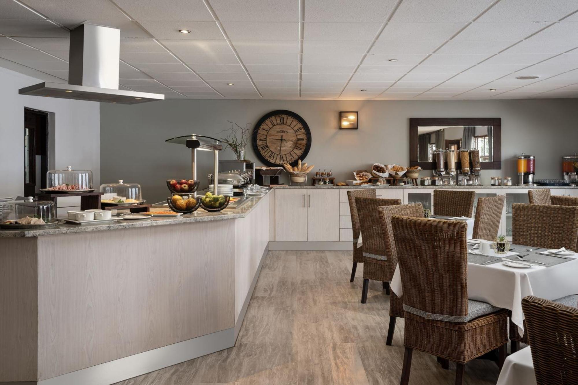 Protea Hotel By Marriott Walvis Bay Indongo Екстериор снимка